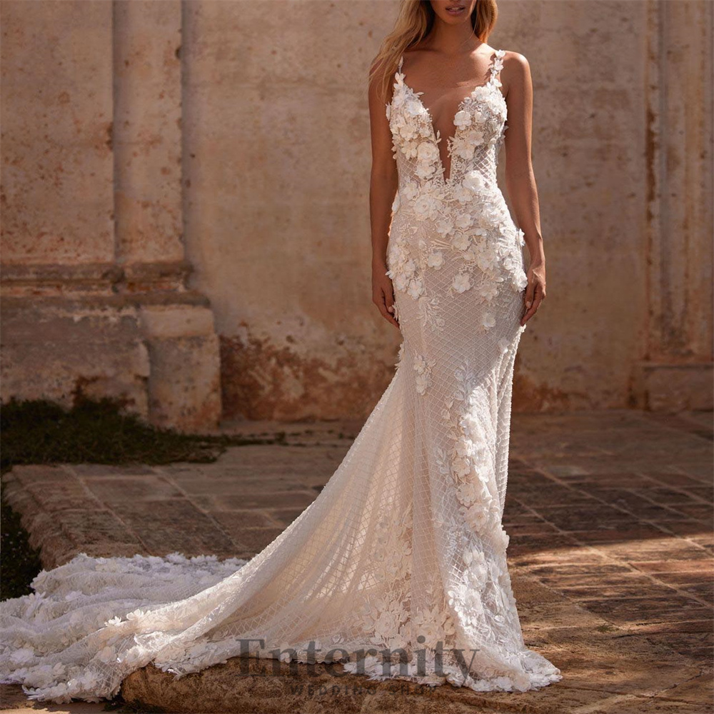 Customized V-neck Wedding Dress Backless Bridal Dress Charming  Flower Applique Spaghetti Strap Bridal Gown Vestidos De Novia