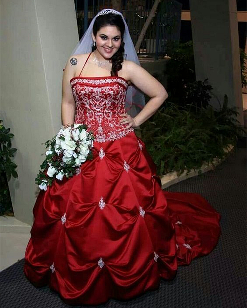 Vintage Dark Red Wedding Dress Lace Appliques Strapless Ruched A Line Satin Bridal Gowns Customized Sleeveless Robe de Mariée